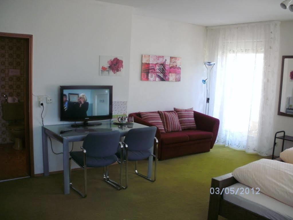 Hotel Am Hindenburgplatz أبينفير المظهر الخارجي الصورة