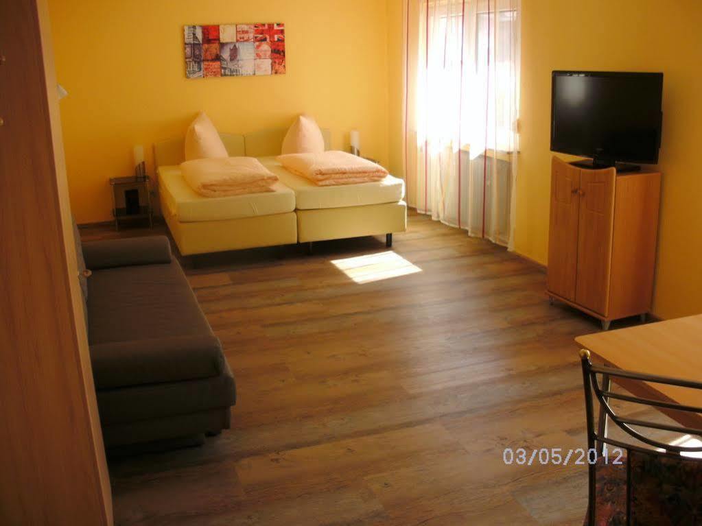 Hotel Am Hindenburgplatz أبينفير المظهر الخارجي الصورة