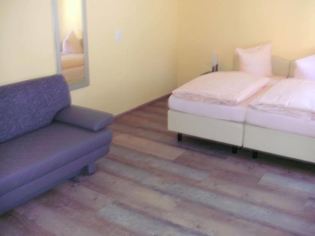Hotel Am Hindenburgplatz أبينفير المظهر الخارجي الصورة