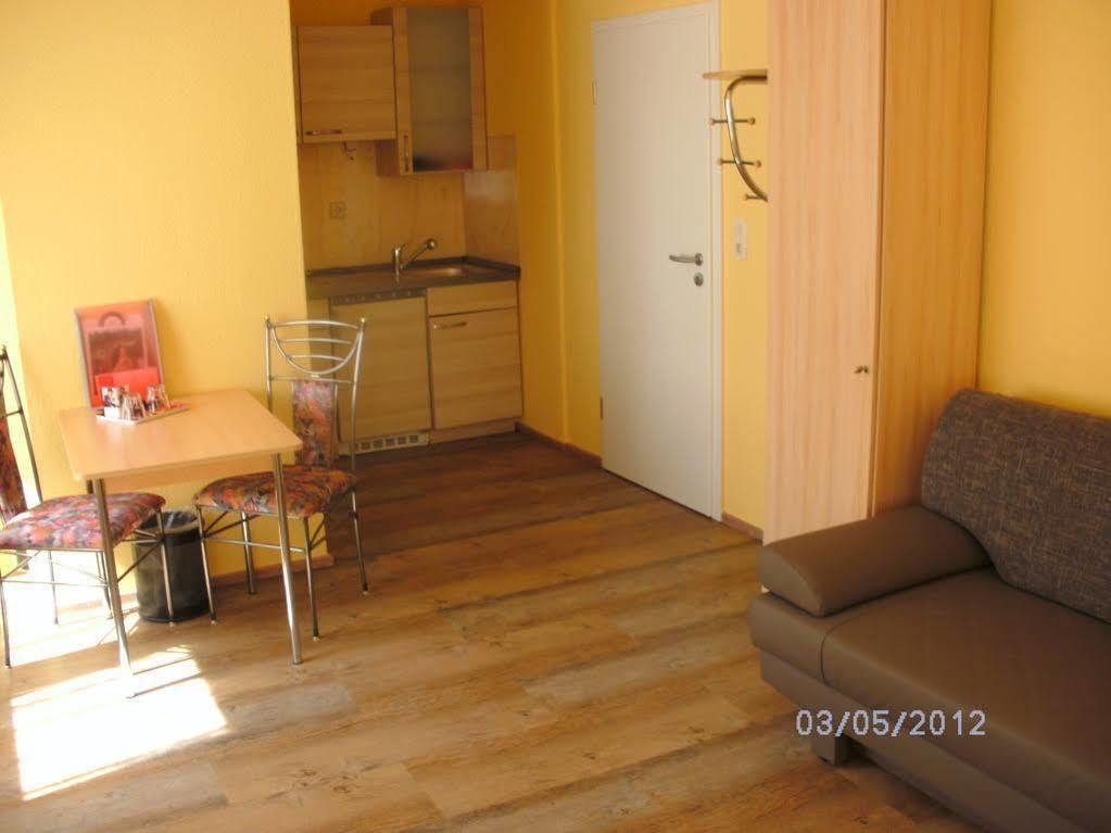 Hotel Am Hindenburgplatz أبينفير المظهر الخارجي الصورة
